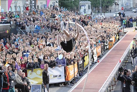 Fand 2012 zum ersten Mal statt: „Jump & Fly“ auf dem Odeonsplatz. Foto: Walter