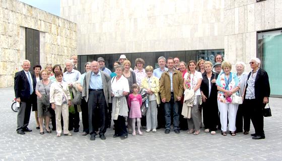 Einen lehrreichen Einblick in jüdische Riten bekamen die Teilnehmer der Synagogen-Führung.	Foto: VA