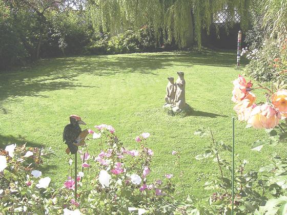 Gärten in unterschiedlichen Größen und vielfältigen Gestaltungsformen können am Samstag in der Lerchenau besichtigt werden. 	Foto: VA