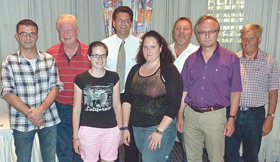Von links: Thomas Nick, Hans Fellermeier, Eva Schmidmeir, Robert Rieger, Barbara Grell, Andreas Haase, Horst Ludwig, Emmeran Lang. Foto: privat