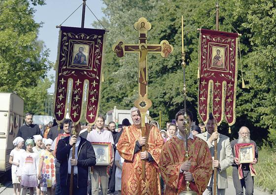 Eine feierliche Prozession der Russisch Orthodoxen Kirche fand am vergangenen Samstag statt.	F: Schunk