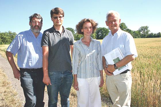 Von links: Dr. Casimir Katz und Florian Spirkl befürworten, Dr. Angelika Kühlewein und Gemeinderat Peter Benthues sind dagegen. Foto: ws