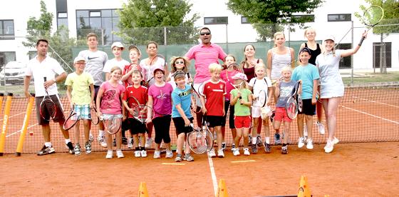 Die Tennis-Schüler hatten mit ihren Trainern viel Spaß.	Foto: privat