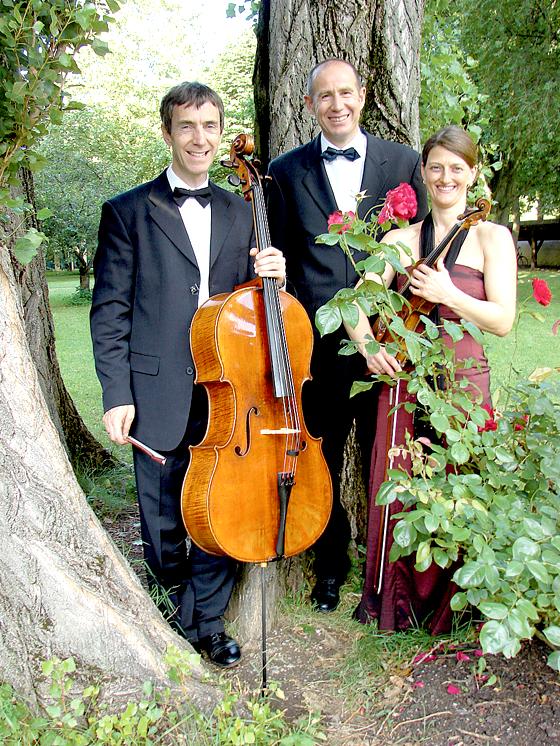 Das Trio des Münchner Salontrio Esplanade spielt im September im Kulturhaus Neuperlach.	Foto: VA