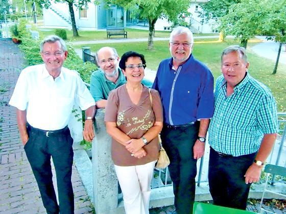 Jürgen Partenheimer, Harald Lesch, Monika Malinowski, Helmut Dworzak und Wolfgang Weber (v.l.).	Foto: ikb