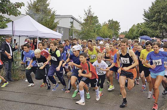 Insgesamt 284 Läufer haben trotz Nieselregen beim »Lauf in den Herbst« mitgemacht. 	Foto: Verein