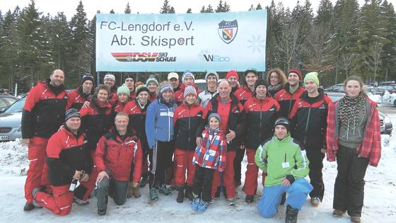 Die Skilehrer des FC Lengdorf. 	Foto: Verein