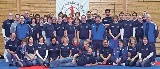 Die Mitglieder der Karateabteilung Spielvereinigung Höhenkirchen-Siegertsbrunn. Foto: VN