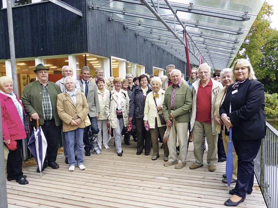 Die Senioren aus Taufkirchen (Vils) wurden von Bürgermeister Franz Hofstetter (Fünfter von links) begleitet.	F.: privat