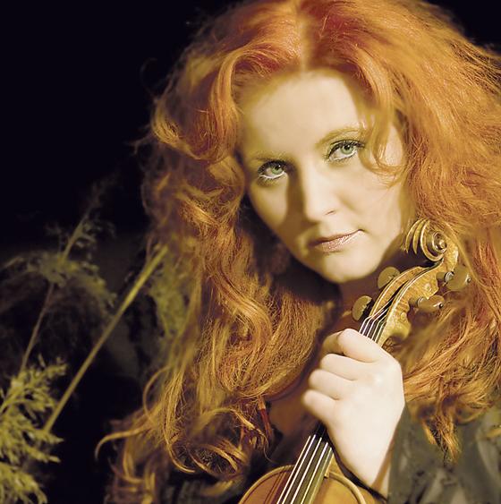 Violinistin Martina Eisenreich erhält den diesjährigen Kulturpreis des Landkreises Erding.	Foto: Eva Loerinci/Archiv