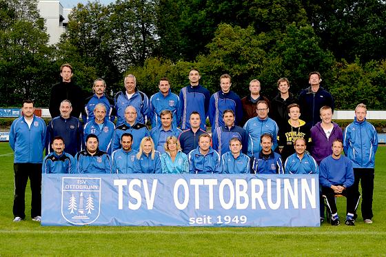 Das Trainer- und Funktionärs-Team der Saison 2013/2014. 	Foto: PCK-Fotografie