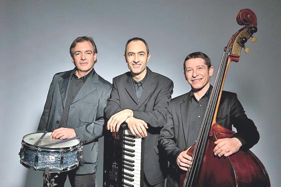 Am 27. Oktober steht das Michael Alf Trio in Glonn auf Gut Sonnenhausen auf der Bühne.	Foto: VA