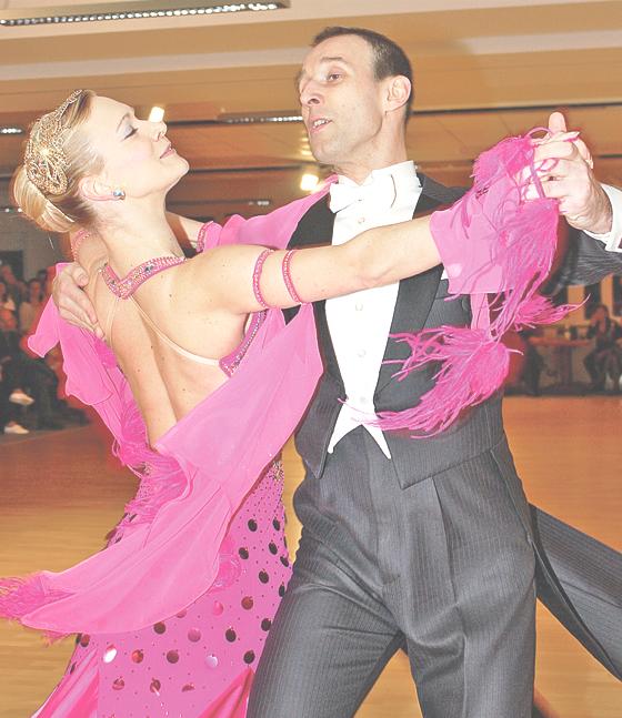 20 Jahre jung: Die Tanzsportgemeinschaft »Da Capo«. 	F.: VA