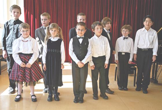 Die Preisträger/innen des Münchner Klavierpodiums der Jugend 2007.	Foto: VA