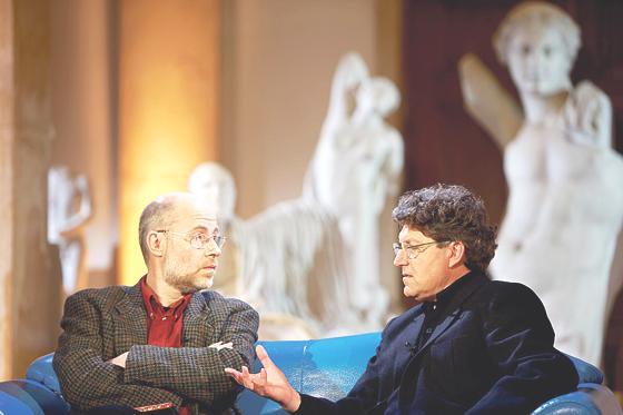Harald Lesch und Wilhelm Vossenkuhl (rechts) sprechen über »Themen des Zeitgeists«.	Foto: Roy Hessing