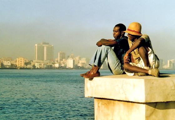 Der Film zeigt die großen Landschaften Kubas, führt durch die Geschichte der Zuckerrohrinsel und erzählt vom Leben der Bevölkerung.  	Foto: VA
