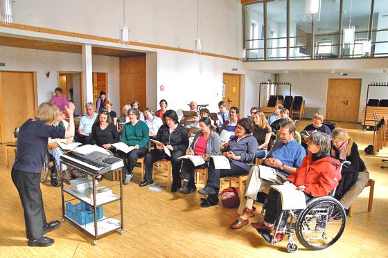 Singen ohne Barrieren: Einen etwas anderen Chor für Menschen mit und ohne Behinderung leitet Dorothea Leberfinger.	Foto: privat