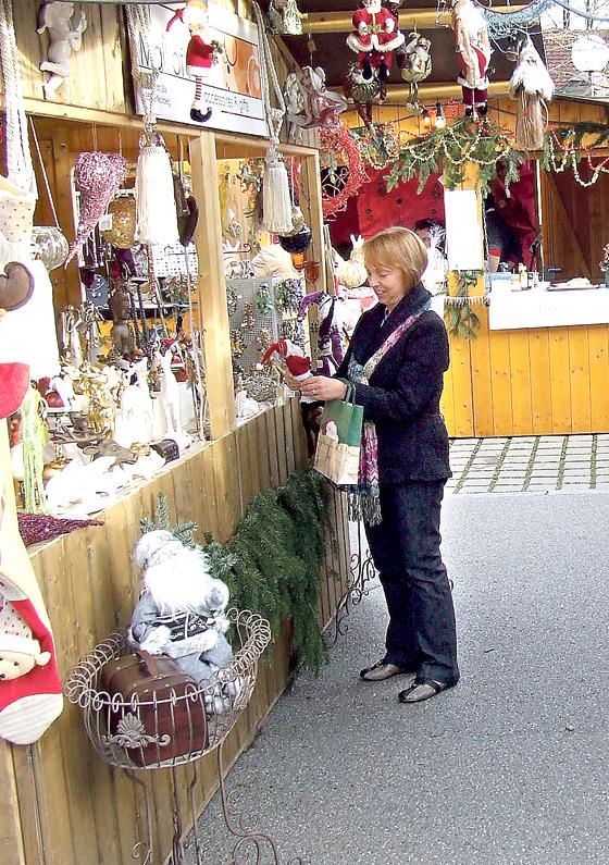 Zum stimmungsvollen Bummel lädt der Weihnachtsmarkt in Neubiberg ein.	Foto: VA