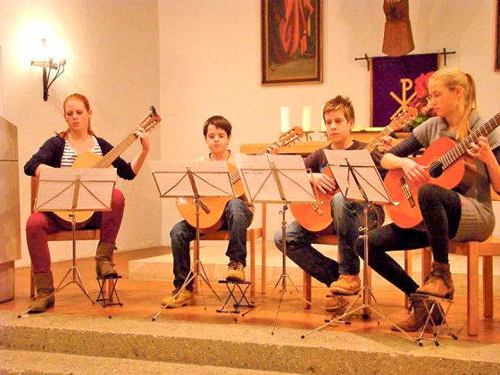Die Unterhachinger Musikschüler verbreiten Adventsstimmung in der Heilandskirche.	Foto: Privat