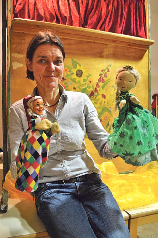 Beate Welsch weiß, dass jedes Kind Puppentheater mag. 	Foto: VA
