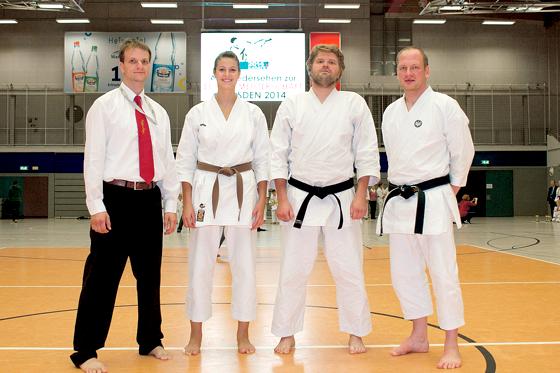 Erfolgreiche Karatekämpfer des SV Lohhof präsentieren sich in Sachsen.	Foto: VA