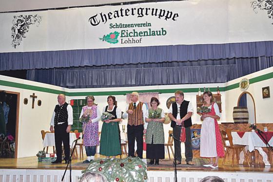 Die Theatergruppe des Schützenvereins Eichenlaub Lohhof e. V. präsentiert heuer ein Verwechslungslustspiel. 	Foto: Verein