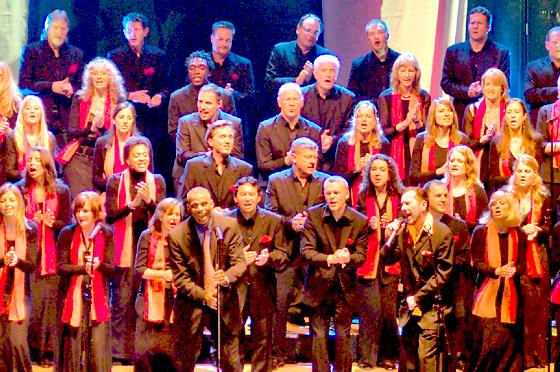 Der Münchner Gospelchor »Gospels at Heaven« zieht das Publikum mit gefühlvollen und fröhlichen Liedern von der ersten bis zur letzten Sekunde voll in seinen Bann.	VA