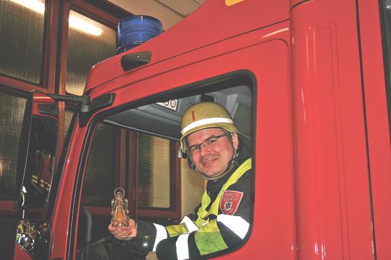 Wenn es in Moosach brennt, muss Christoph Muser, Abteilungsführer der Freiwilligen Feuerwehr Moosach, auch an Heiligabend ausrücken.	Foto: ws
