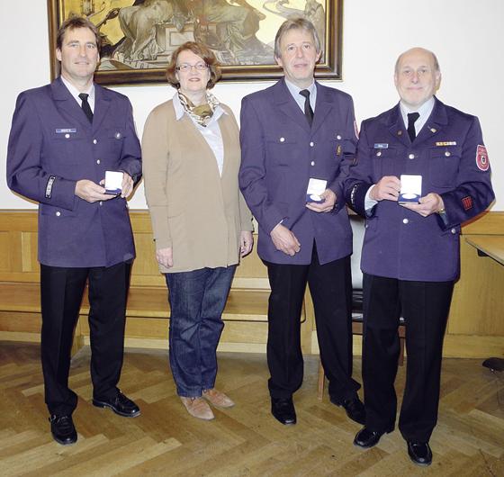 Christine Strobl gratulierte Markus Wehr, Franz Wiesheu und Andreas Weber (v.l.).	Foto: Privat