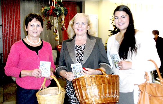 Elfriede Loy, Monika Zeitler, Susanne Linseisen (v. l.) im Haus am Valentinspark. 	F.: Christine Eckstein, HaV