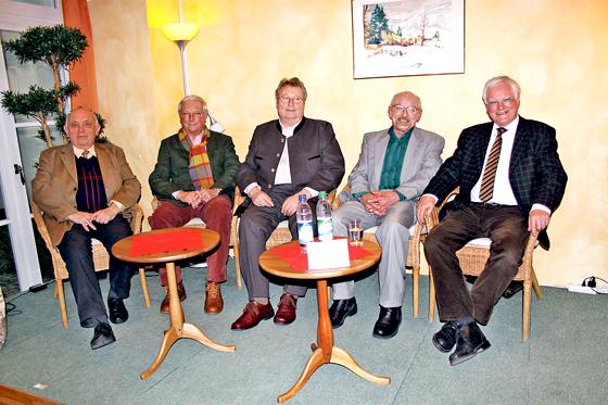 Isarvorstadts Seniorenvertreter Walter Weiterschan, Manfred Otto, Günter Gärtner, Dietmar Malich und Seniorenbeirat Henning Reuter (v. l.).	Kirsten Ossoinig