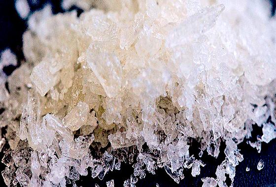 Daher der Name »Crystal: Die Droge Methamphetamin in Form von Kristallen.	Foto: Polizei