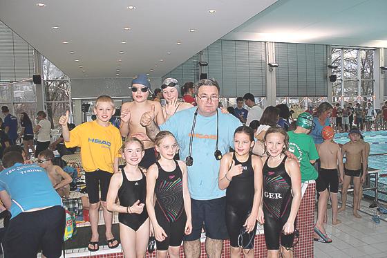 So sehen Sieger aus: Die jungen Schwimmer vom SC Prinz Eugen holten insgesamt 14 Medaillen.	F. : Verein