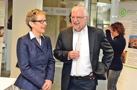 Bürgermeister Helmut Dworzak mit Dr. Angelika Poth-Mögele, Director of Policy des Council of European Municipalities and Regions.	Foto: Gemeinde Haar