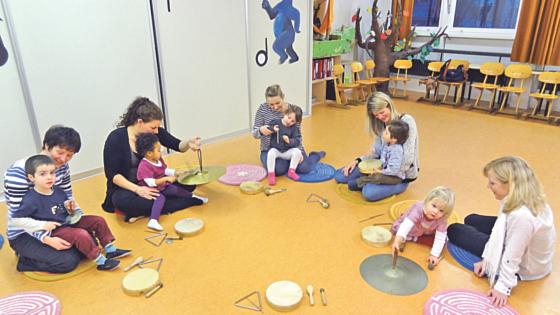 Im Mini-Musiktreff der Musikschule Taufkirchen sind wieder Plätze frei. Foto: VA