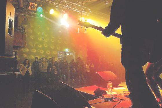 Nachwuchs on stage: Vier Rockbands spielen am Samstag im Jugendzentrum Poing.	Foto: VA