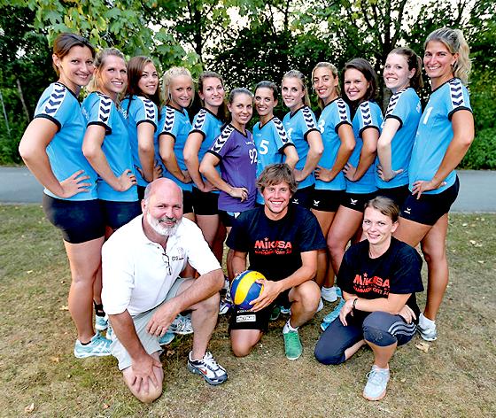 Nächstes Jahr in Liga 3: Die erfolgreichen Volleyballerinnen des DJK SB München Ost sind aufgestiegen. 	Foto: Verein