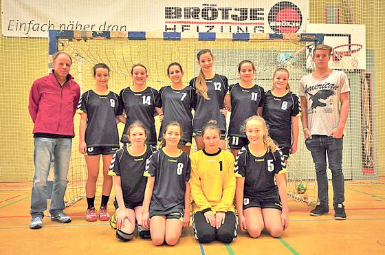 Die Anzinger Handballmädels haben mit dem Sieg beim TSV Allach 09 tatsächlich alle ihre Spiele gewonnen und die Saison souverän als Meister beendet. 	Foto: Verein