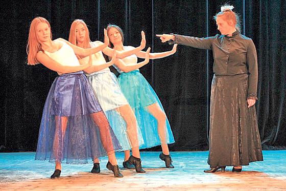 Musical-Ensembles präsentiert »Zehn kleine Racheengel« im Kleinen Theater Haar.	Foto: VA