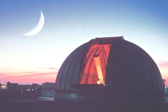 Nach Einbruch der Dunkelheit können der Mond sowie die Planeten Jupiter und Mars am Frühlingssternhimmel beobachtet werden.	Foto: VA