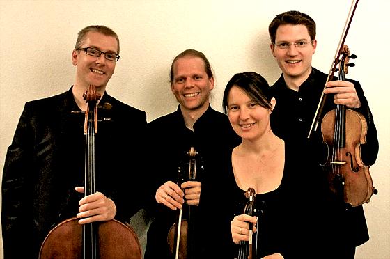 Stefan Pausch, Rafael Gütter, Susanne und Jürgen Keil spielen Haydn.	 Foto: Pfarrei Rosenkranzkönigin