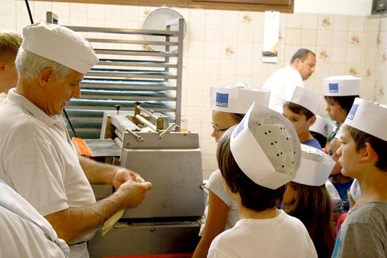 Interessante Einblicke bei einer Führung durch den Bäckereibetrieb Fiegert.	Foto: Privat