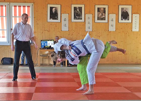 Die Judo-Damen des Team Oberland behaupten sich im ersten Heimkampf.	Foto: Judo Team Oberland