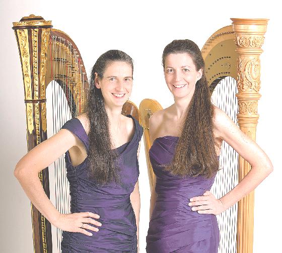Silke Aichhorn und Regine Kofler veranstalten am 9. Mai ein Konzert für zwei Harfen. 	Foto: VA