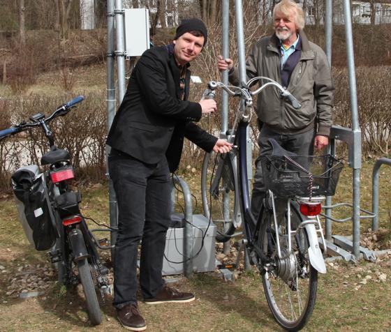 E-Bikes, Pedelecs und andere Geräte können an der Station geladen werden.	Foto: ÖBZ