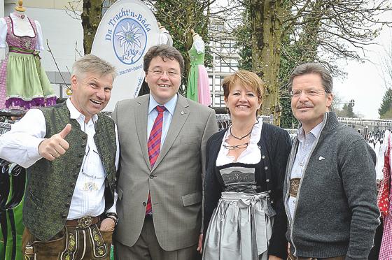 Beim ersten »OUP« (v.l.): Peter Seeböck, Bürgermeister Thomas Loderer, Andrea Seeböck und Robert Seebauer. 	 Foto: Uta Kellermann