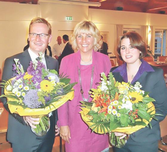 Bürgermeisterin Gabriele Müller (Mitte) mit ihrer ersten Vertreterin Katharina Dworzak (SPD) und dem dritten Gemeindechef Thomas Reichel (CSU). 	Foto: ikb