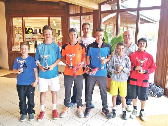 Die stolzen Sieger des SVN Generali Tennis Jugend Cup 2014. 	Foto: privat
