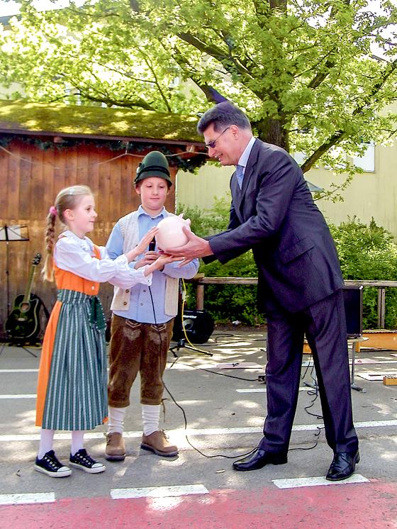 Die Grundschule Haldenbergstraße unterstützt die Hans-Joachim-Schultz-Stiftung. 	Foto: VA