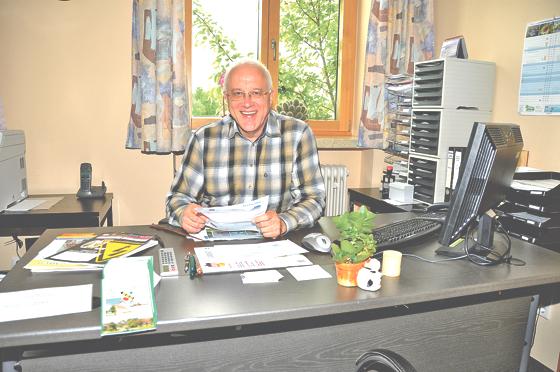 Am vergangenen Mittwoch hielt der neue Frauenneuhartinger Bürgermeister Eduard Koch seine erste Sprechstunde in der Gemeindekanzlei ab.	Foto: S. Föll